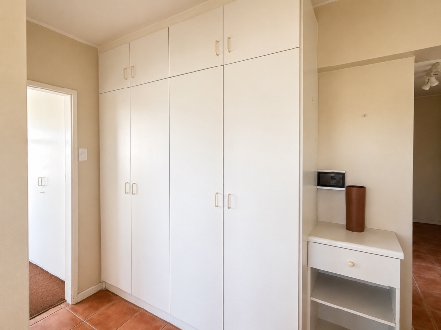 1 Bedroom Property for Sale in Mouille Point Western Cape